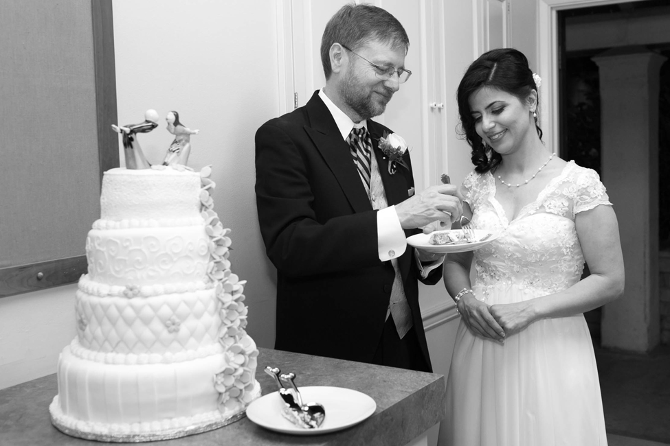 cake cutting wedding reception